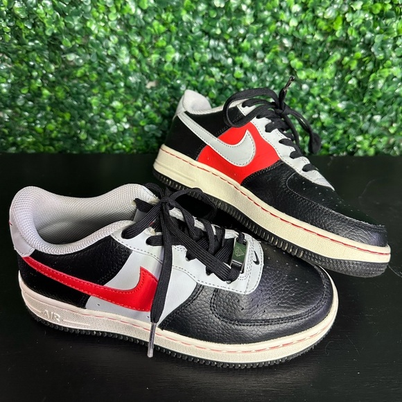 Nike Other - Nike Air Force 1 Low '07 LV8 NBA 75th Anniversary Trail Blazers 5 Youth